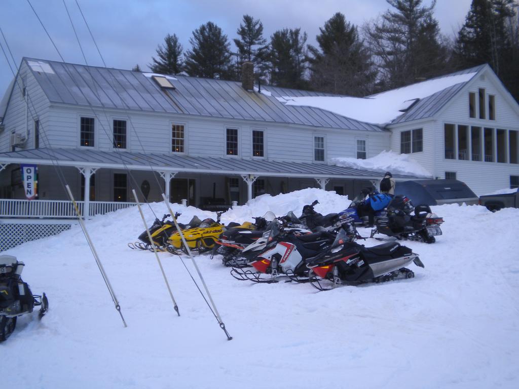 The Sterling Inn Caratunk Bagian luar foto